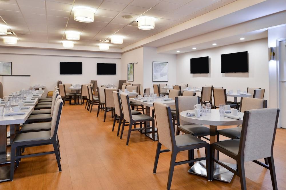 Holiday Inn Hotel & Suites Rochester - Marketplace By Ihg Ngoại thất bức ảnh